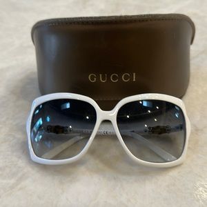Gucci oversized white sunglasses. Includes case,cloth and authenticity card